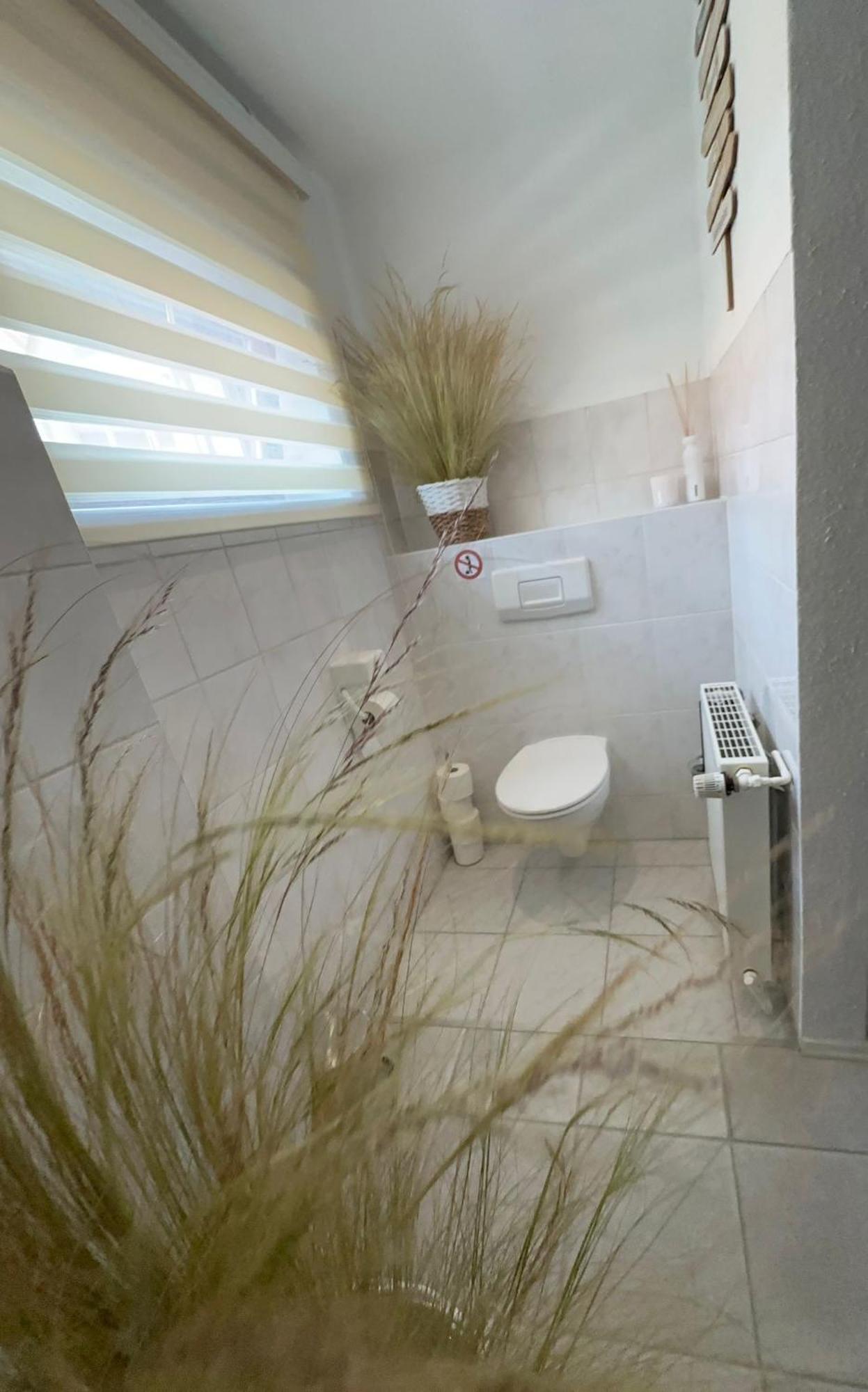 Ferienwohnung Am Strom Росток Экстерьер фото
