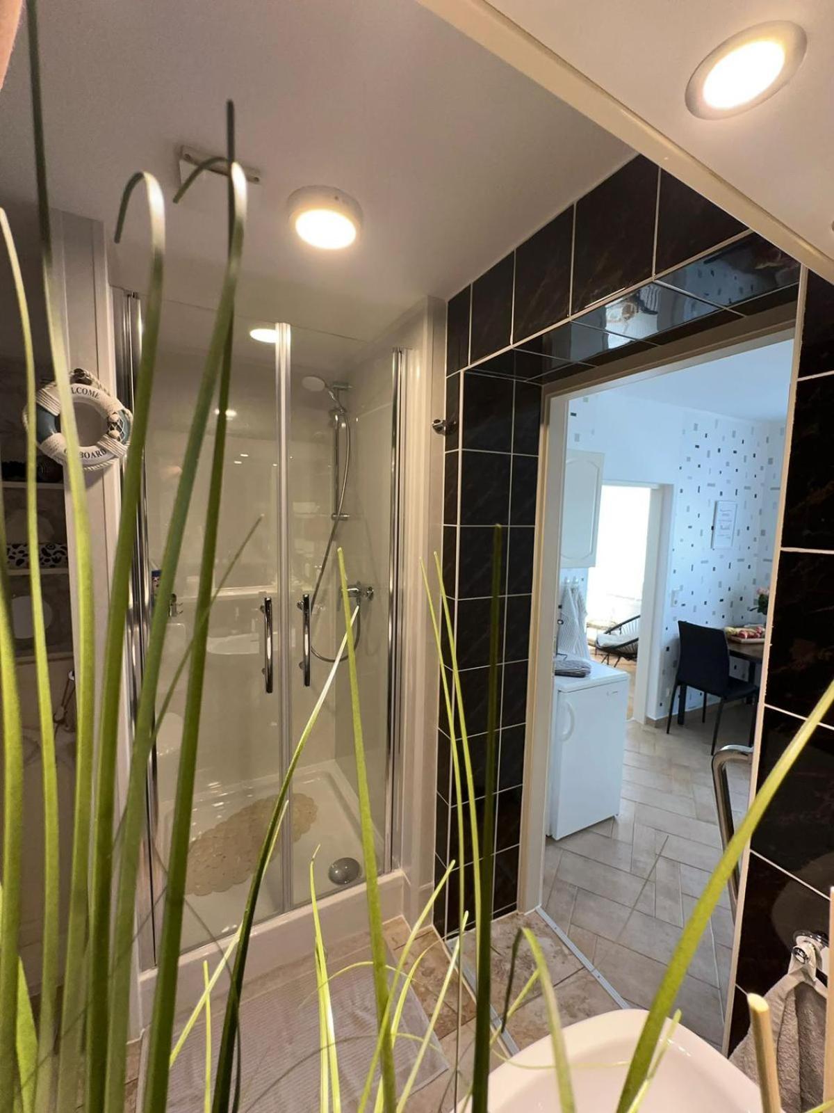 Ferienwohnung Am Strom Росток Экстерьер фото